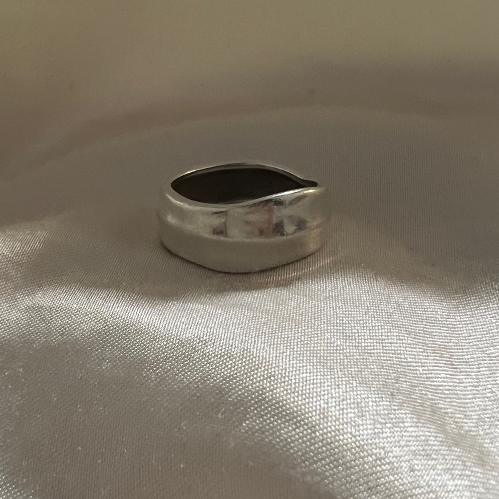 Tiffany’s New & Co band silver ring